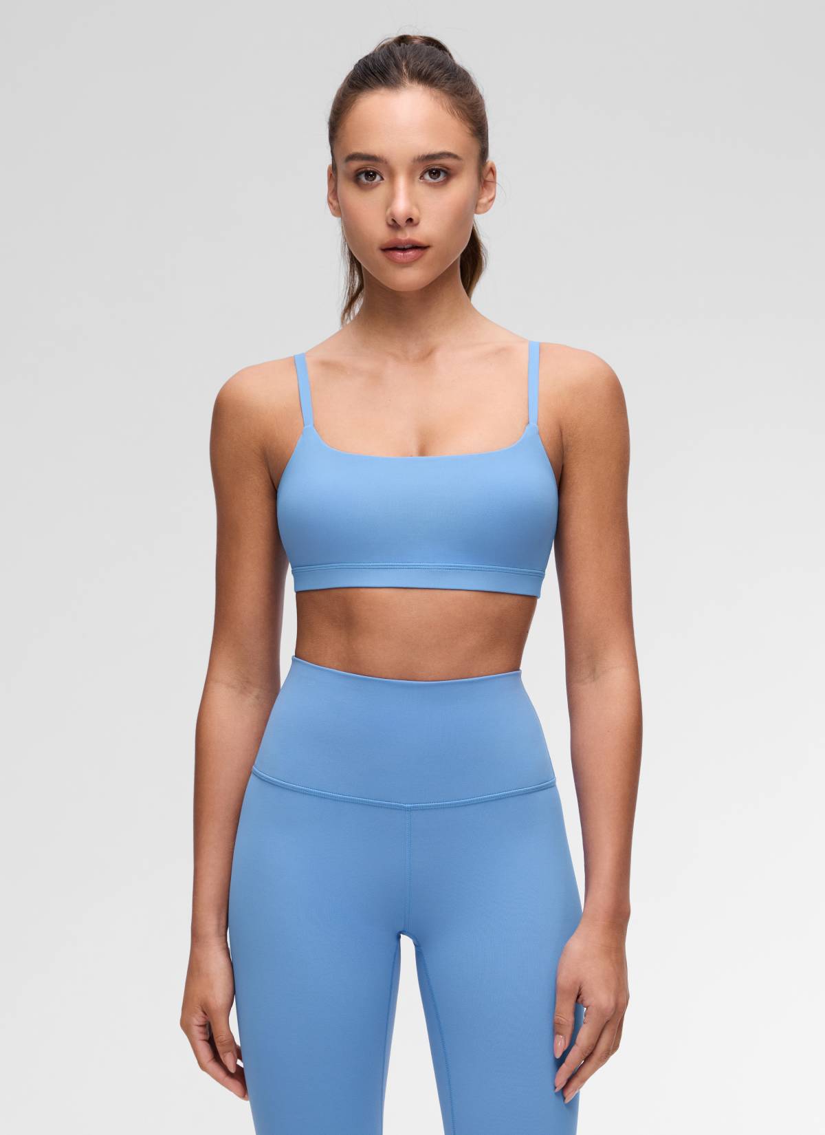 CRZ YOGA 여성용 Butterluxe 조절 가능한 스파게티 스트랩 스쿱넥 브라 파티 블루