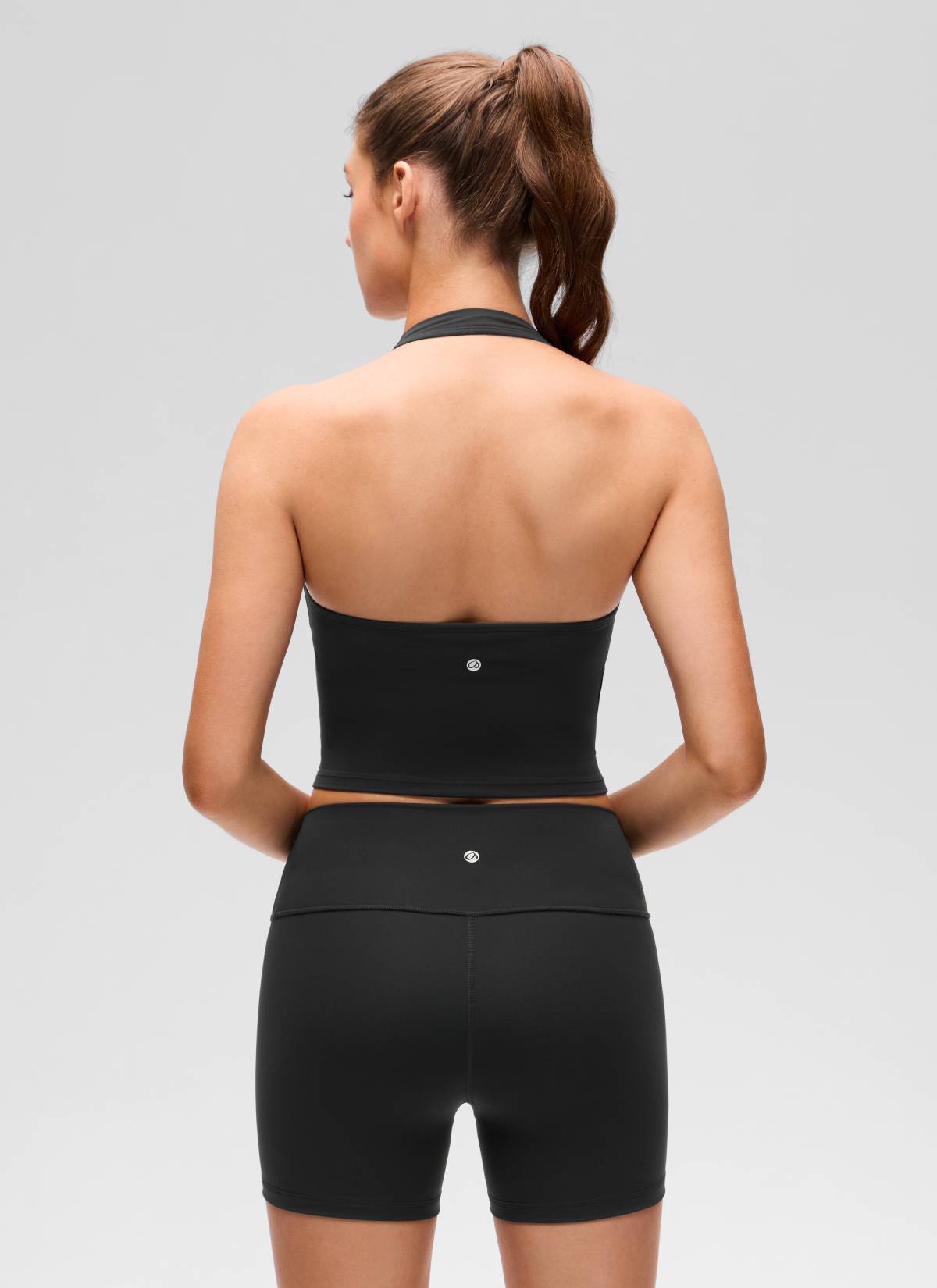 CRZ YOGA 여성용 Butterluxe 홀터넥 롱라인 스포츠 브라 크롭 탱크탑 블랙