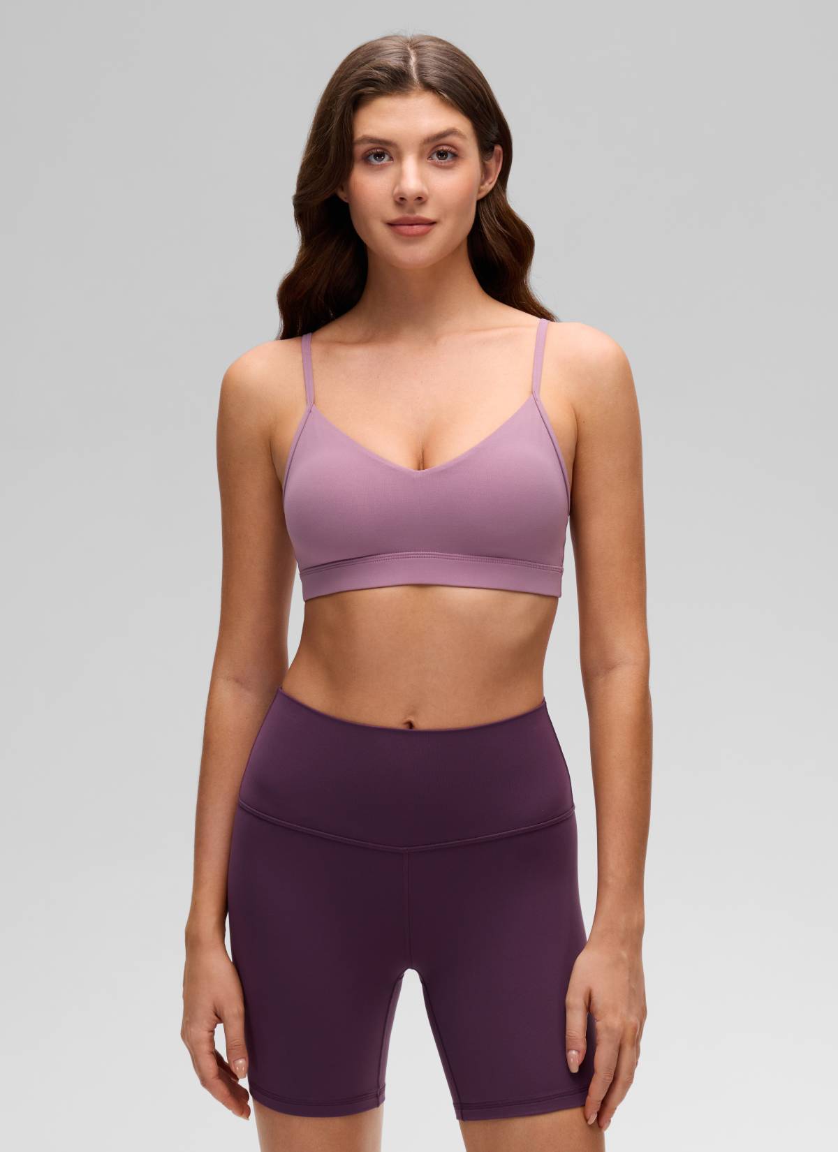 CRZ YOGA Butterluxe 여성용 V 넥 캐미솔 요가 패디드 스포츠 브라 라이트 라벤더