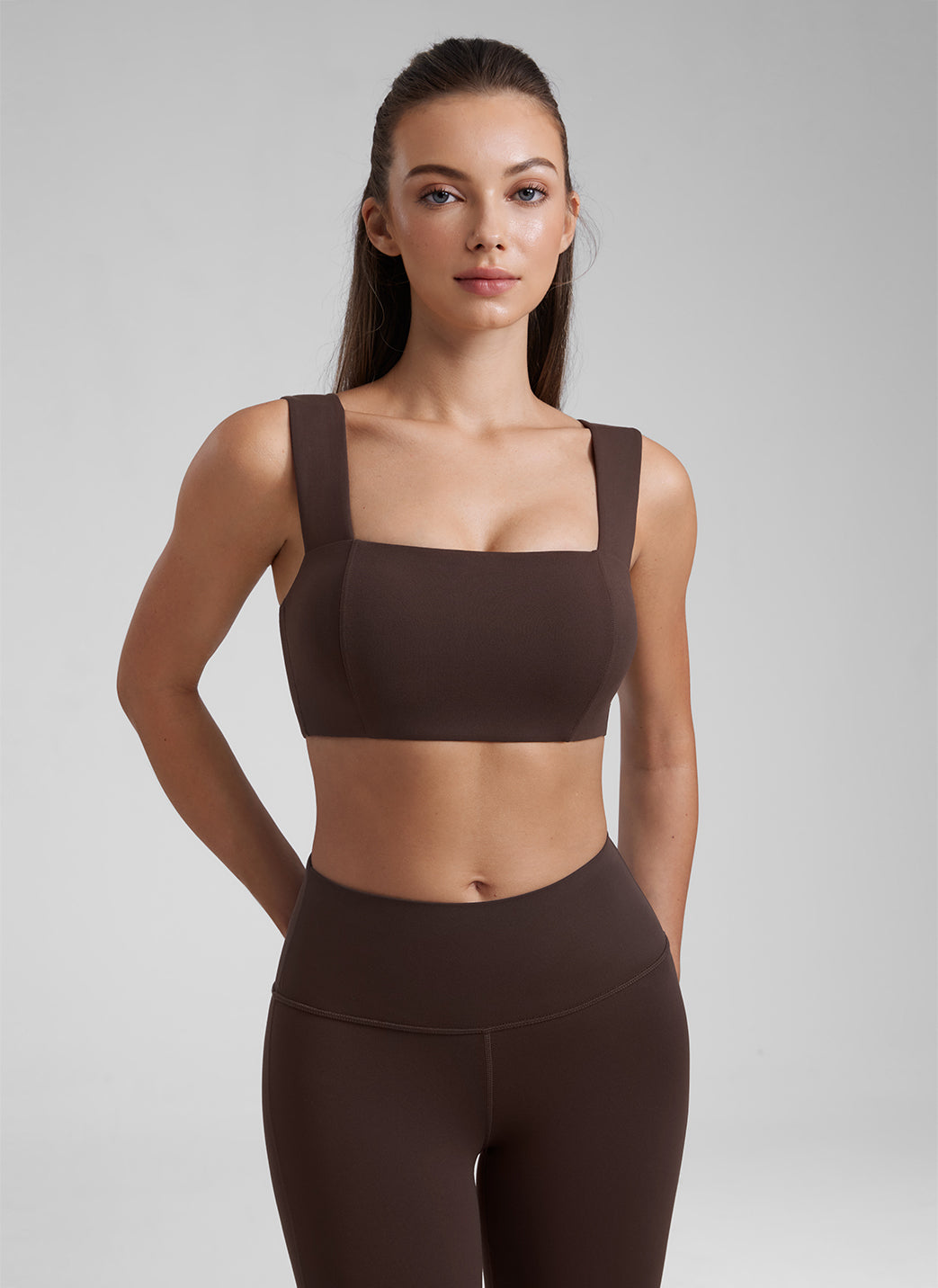 CRZ YOGA Butterluxe 여성용 스퀘어 넥 오픈 백 와이드 스트랩 스포츠 브라 핫 퍼지 브라운