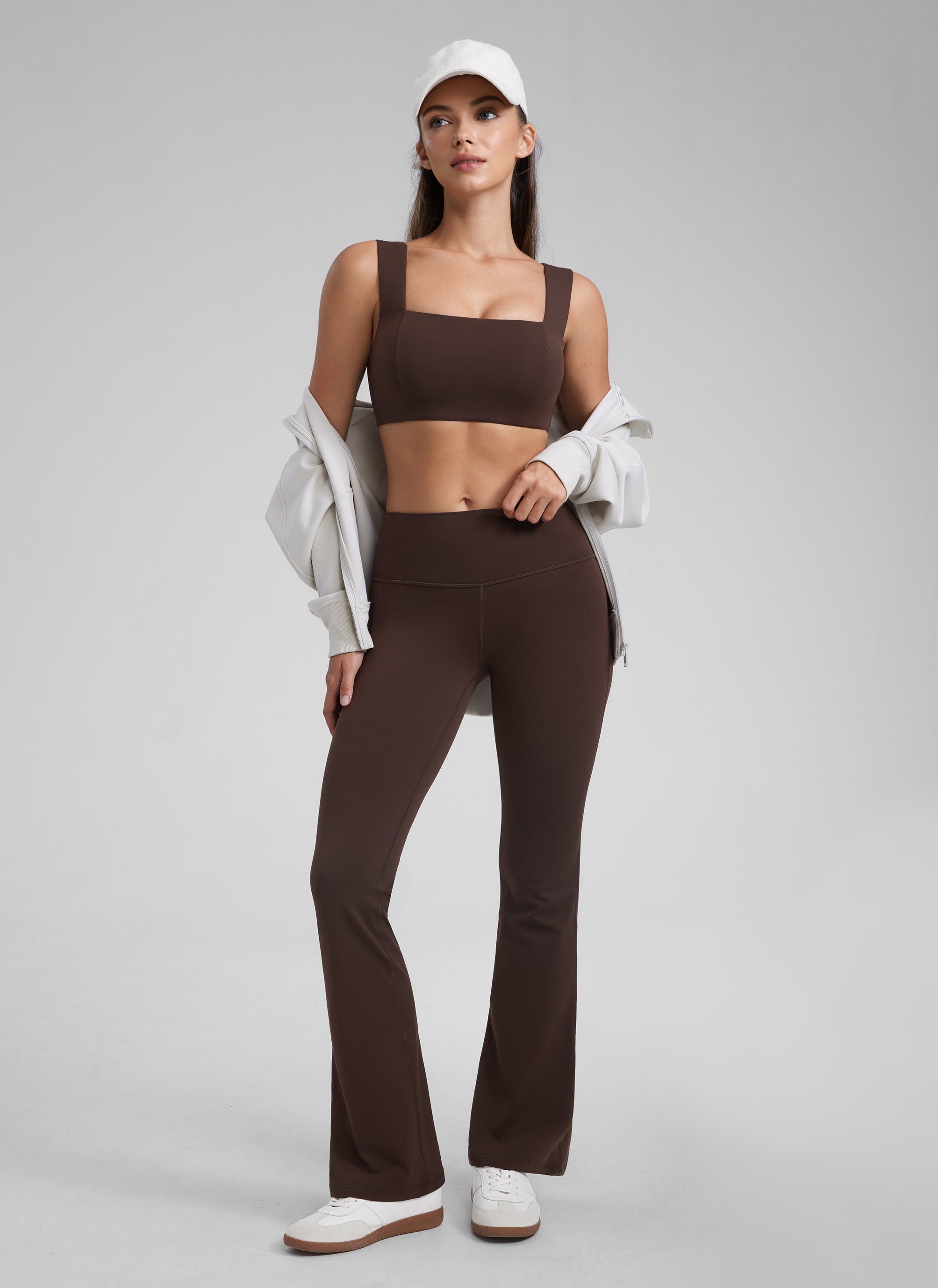 CRZ YOGA Butterluxe 여성용 스퀘어 넥 오픈 백 와이드 스트랩 스포츠 브라 핫 퍼지 브라운