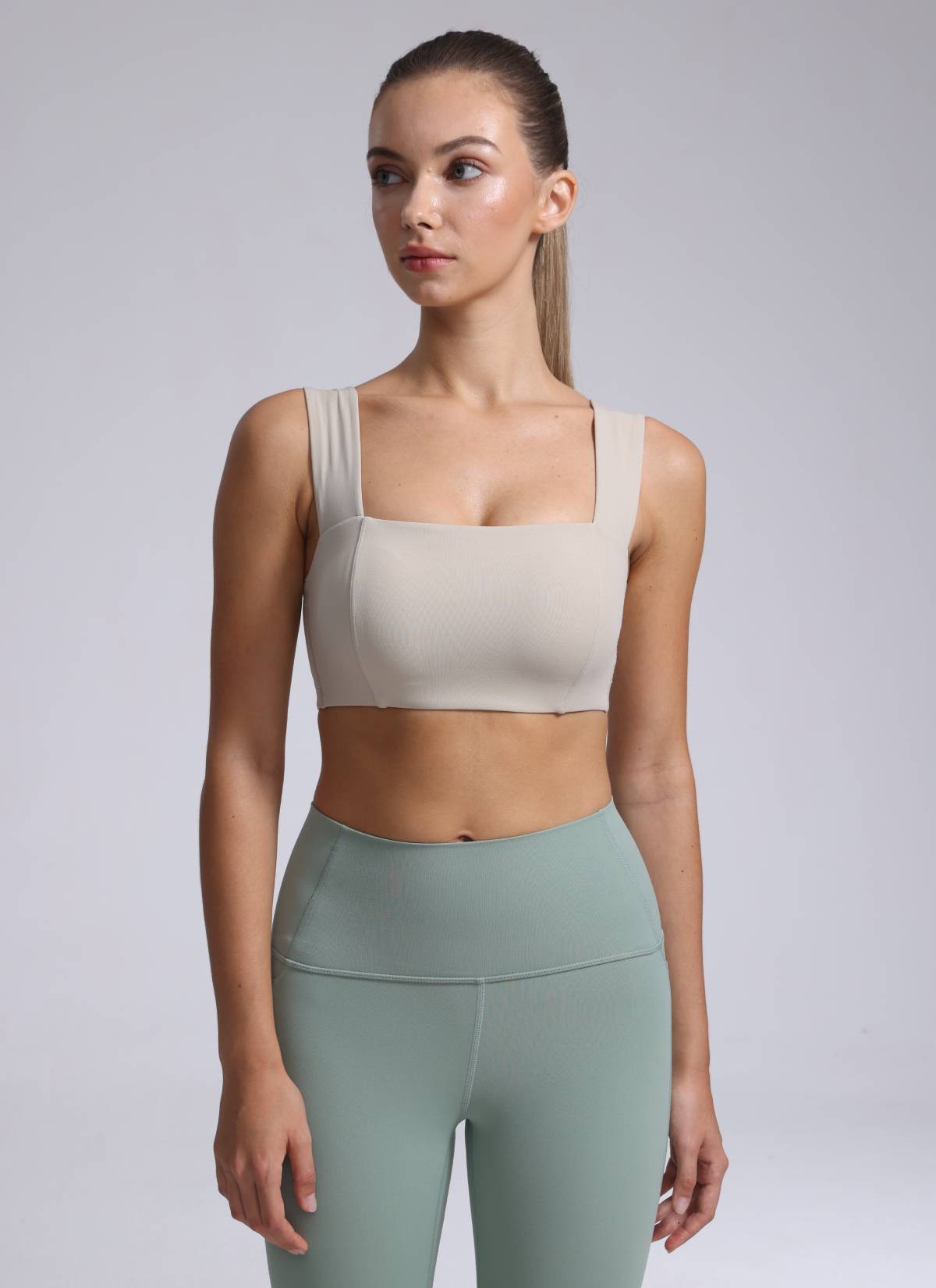 CRZ YOGA Butterluxe 여성용 스퀘어 넥 오픈 백 와이드 스트랩 스포츠 브라 모하비 탄