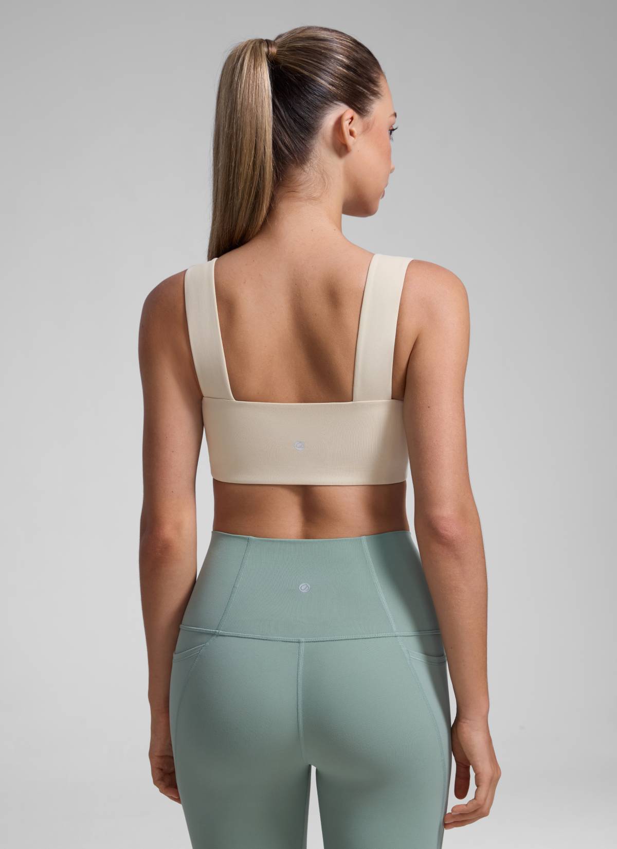 CRZ YOGA Butterluxe 여성용 스퀘어 넥 오픈 백 와이드 스트랩 스포츠 브라 모하비 탄