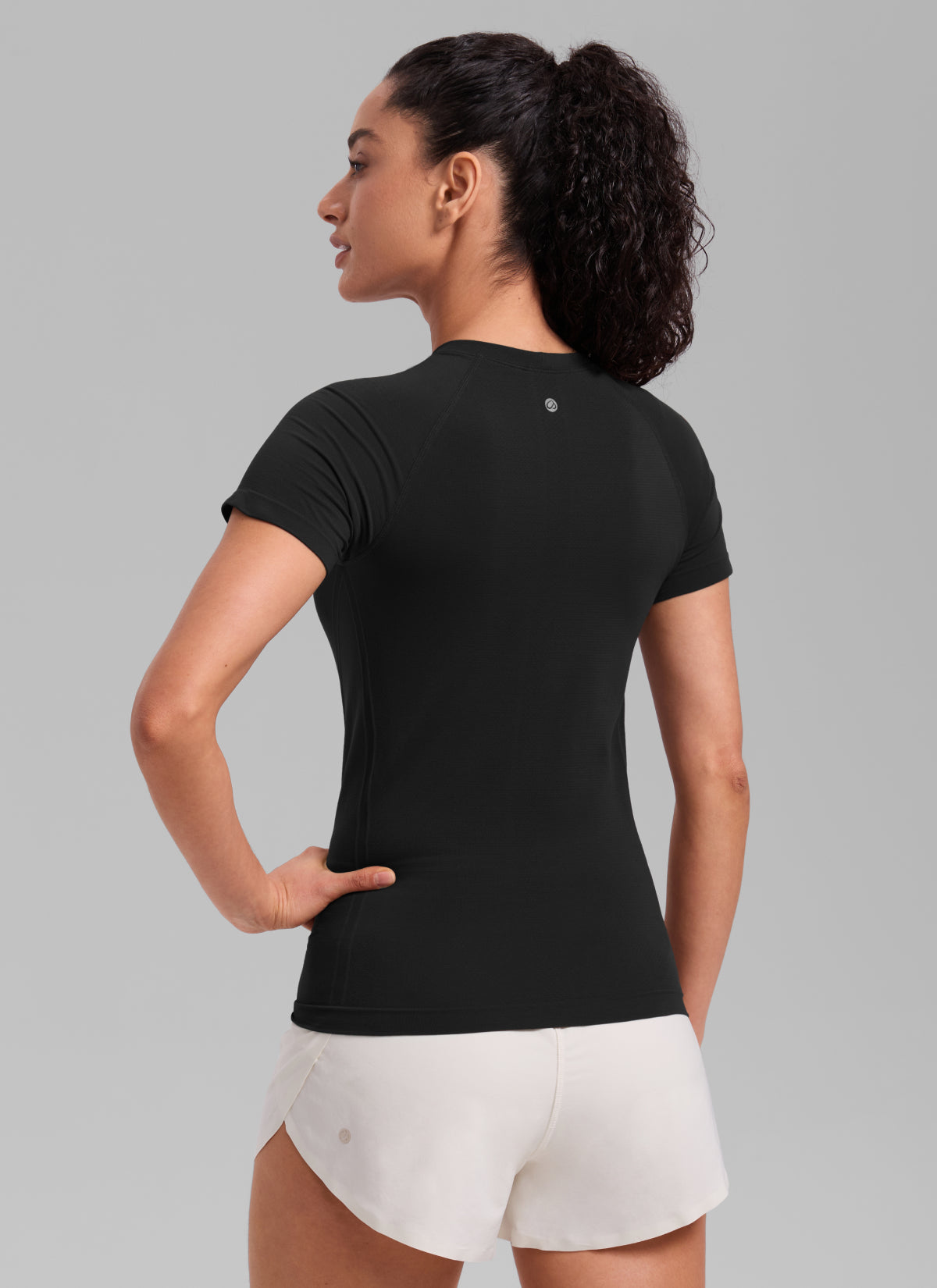 CRZ YOGA 여성용 러닝 클래식 핏 셔츠 Seamless , 반소매, 블랙